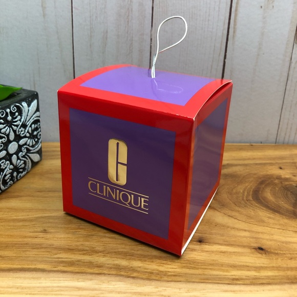 Clinique Ornament Set Beauty Bauble - Picture 3 of 7